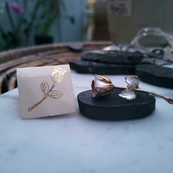 Giovanni Vintage Rose Brooch - Picture 5 of 7